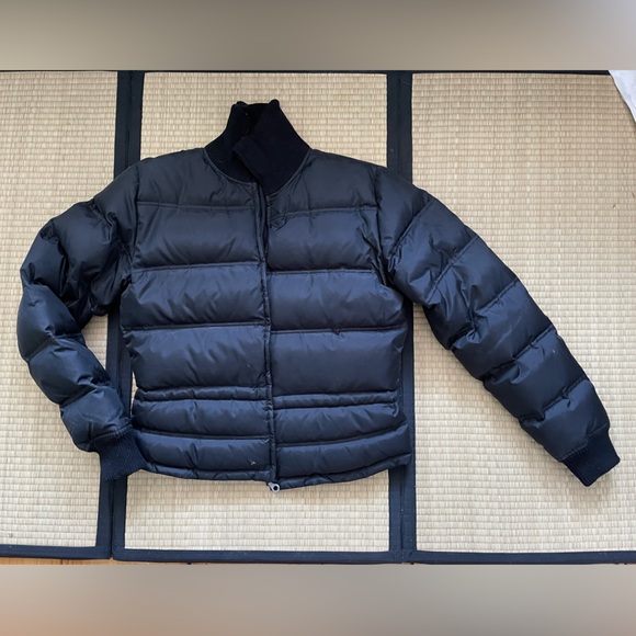 DKNY Cropped Puffer Jacket 🗽 - Picture 2 of 3